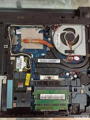 联想g400s拆机更换键盘图解