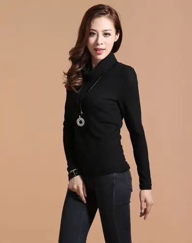 黑色时尚高领长袖打底衫