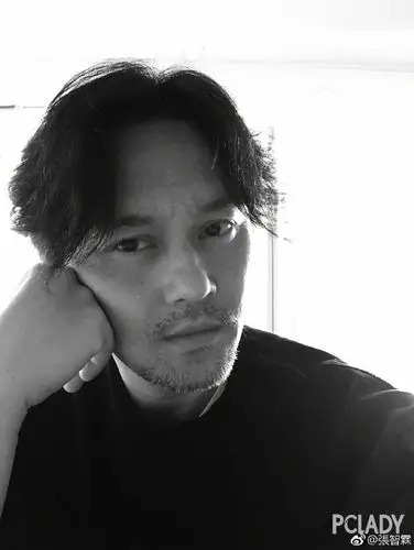 张智霖出道二十年不会老 还不是因为刮得一手好胡须