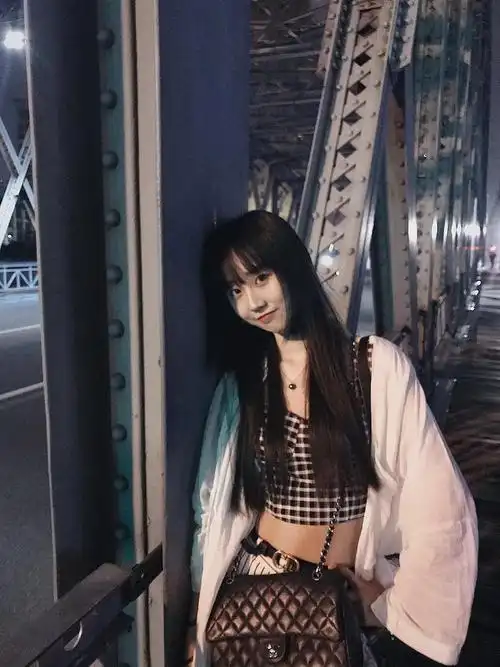 小七经济学院外国语言文学学院顾乔中国语言文学系闵瑞新闻学院普娜尔