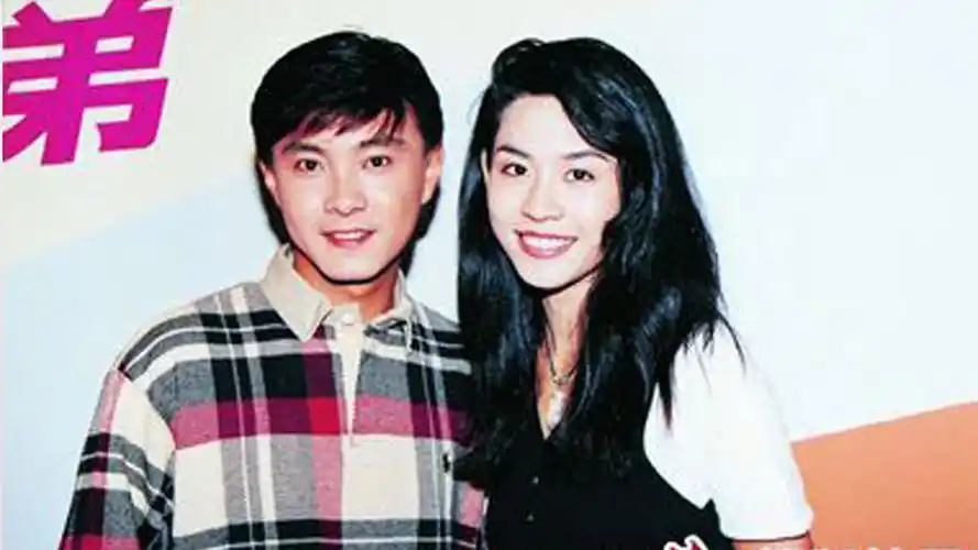 虽然宣萱并不在意,但张卫健却没办法捂上耳朵,不听那些风言风语.