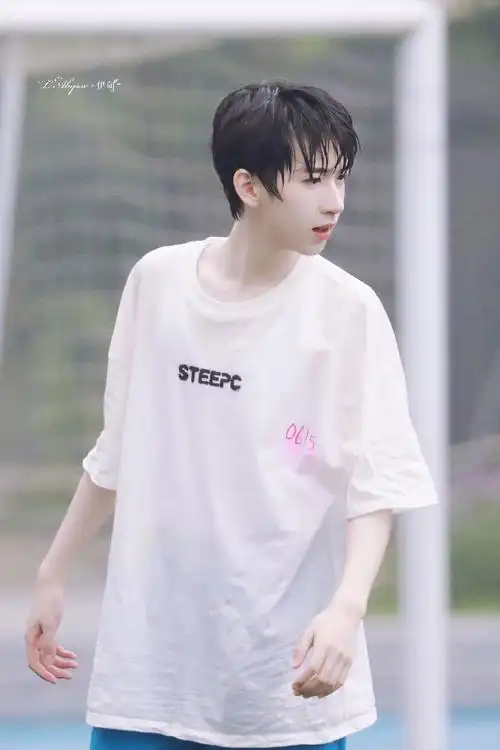 或许今年还能看到湿发少年的运动会吗|贺峻霖|运动会|少年_新浪新闻