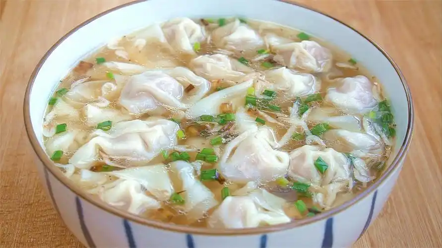 鲜肉馄饨好吃关键在于调馅,详细做法告诉你,肉嫩汤鲜百吃不厌