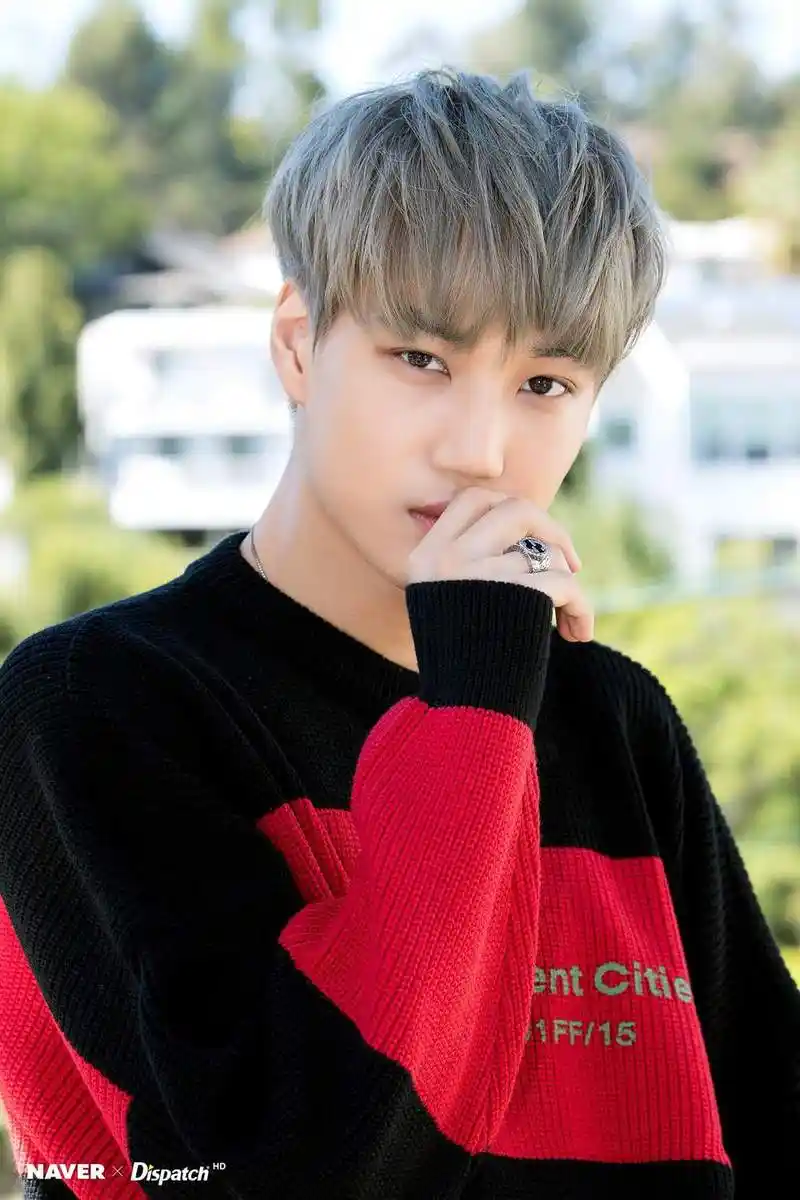 superm圣诞纪念写真曝光金钟仁边伯贤黄旭熙等帅气撩人美颜如雕刻组图