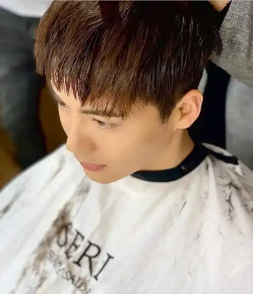 马天宇深夜晒自拍,为保护新发型竟偷戴外甥女帽子_网友_蚊子_舅舅