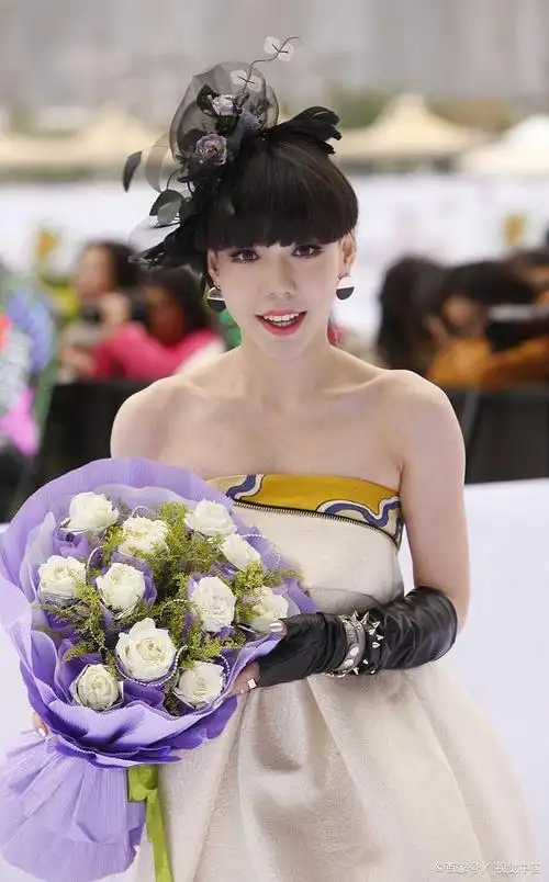 吴莫愁——一个充满个性的"烟嗓女生"