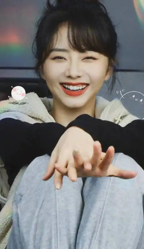 谭松韵以靓丽的青春年华,点亮梦想,谱写精彩人生_生活_心境_心态