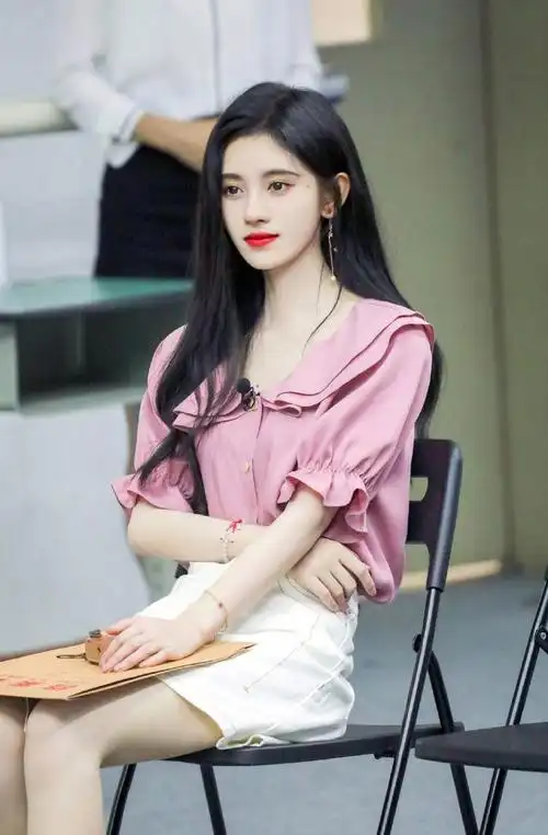 鞠婧祎不知道今年是2020,不承认是四千年美女,鞠婧祎别装了好吗_节目