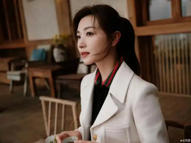 万茜堆了个大雪人