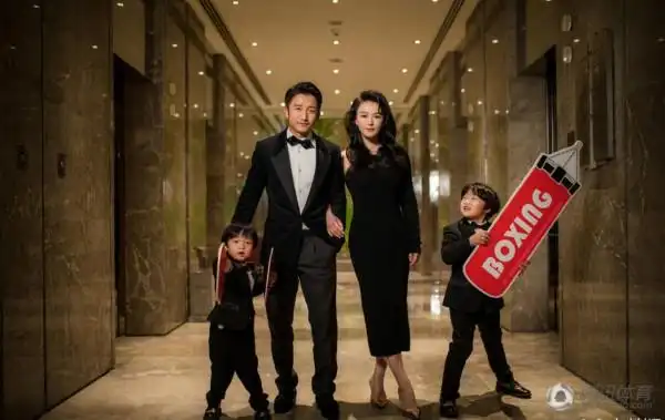 幸福的一家四口.