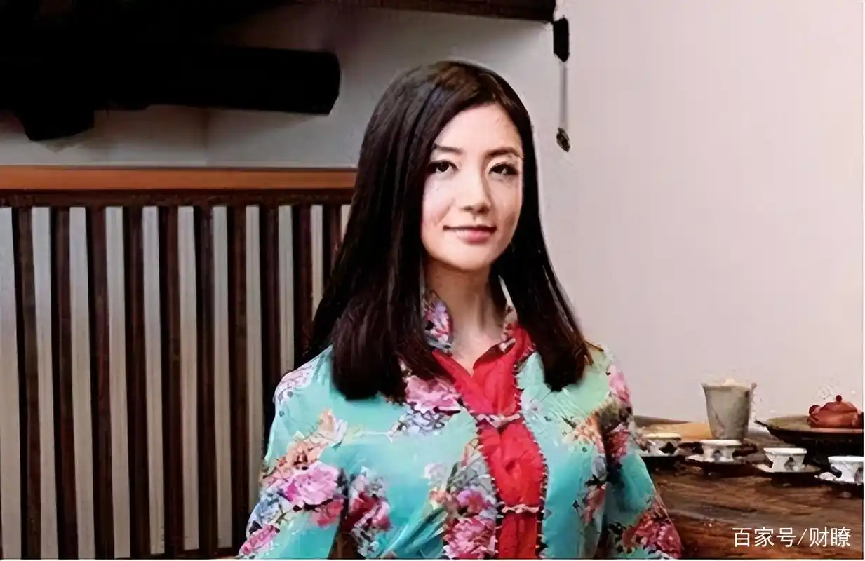 女富豪李颖:马云3次赴美邀请,30岁为马云赚上百亿,至今未婚