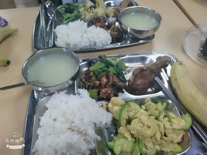 还有点想念艾美的食堂了!明天早起,去吃员工餐!