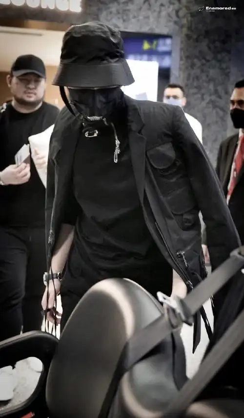 天!雷坤的眼神真的凶大哥真的帅!#蔡徐坤