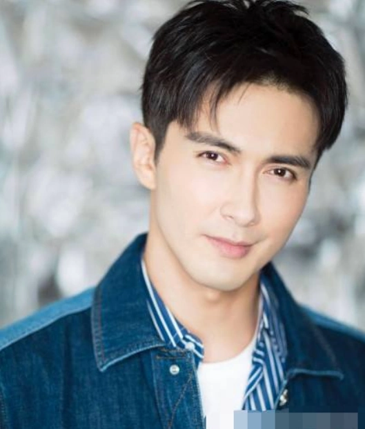 杨幂旗下的四位男艺人,个个都很帅气,网友:眼光真"毒"