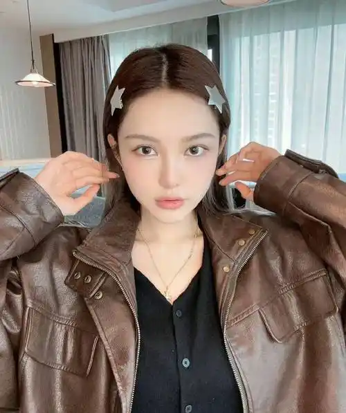 周扬青不画长眼线清纯无敌,换上泳装却火辣惊艳,真的很有魅力_时尚