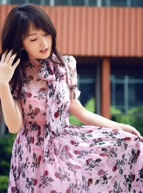 杨钰莹48岁终于放开了!