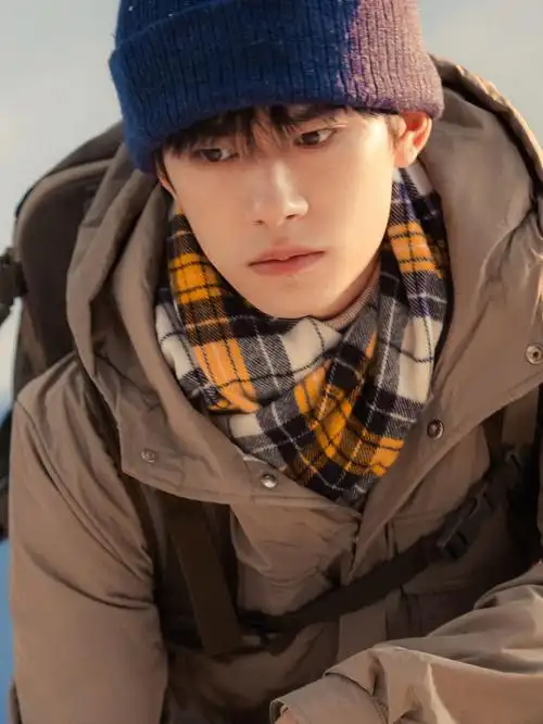 昨天玺子哥生日错过了,所以今天更新一下玺子哥大头照我好久没更新了