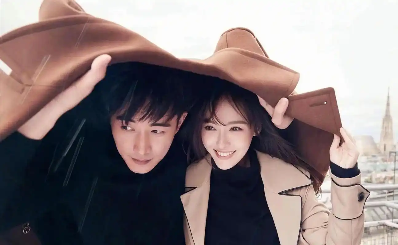 一次采访中,唐嫣爆料:"我和罗晋在一起半年,他提了6次分手",主持人为