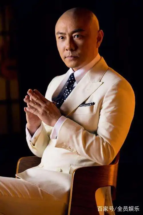 光头形象的张卫健