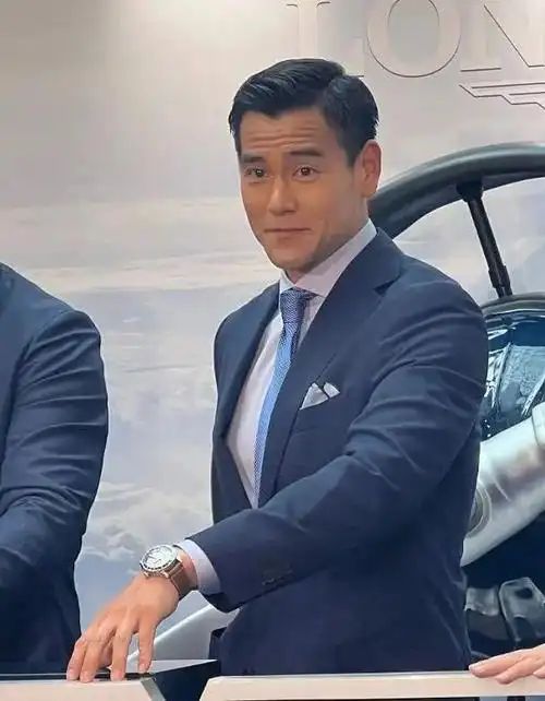 说起来,醉心工作的彭于晏已经单身7年,严谨一点描述,他在七年时间内没