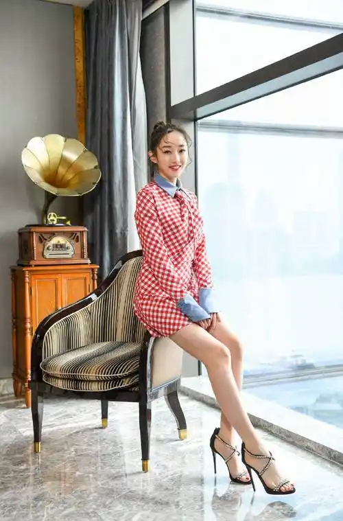 蒋梦婕美足合集突然发现她的脚是真美,而且很喜欢穿一字带不愧是林