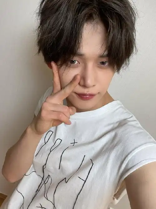 崔然竣自拍##崔然竣黑发##然竣