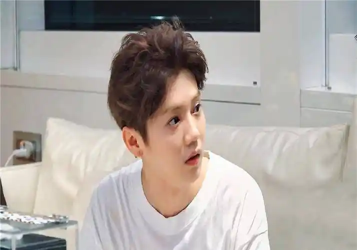 鹿晗素颜出镜,毫无偶像包袱,被陈赫吓到目瞪口呆._节目_样子_什么