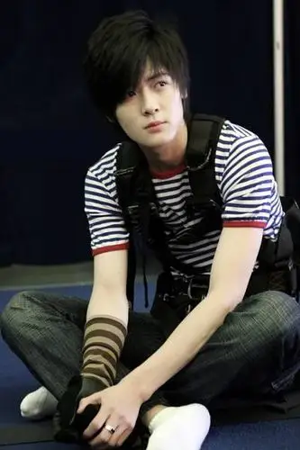 回应: 付辛博舔颜楼|致力于记录付辛博早年至今十几年如一日的美貌.