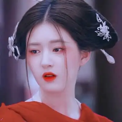 女爱豆 赵露思 传闻中的陈芊芊 图源微博:自调头像库