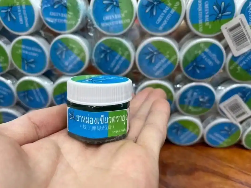 蚊子牌绿药膏 【蚊子牌绿药膏】 功效:伤风感冒,头痛目眩,胸腹不舒