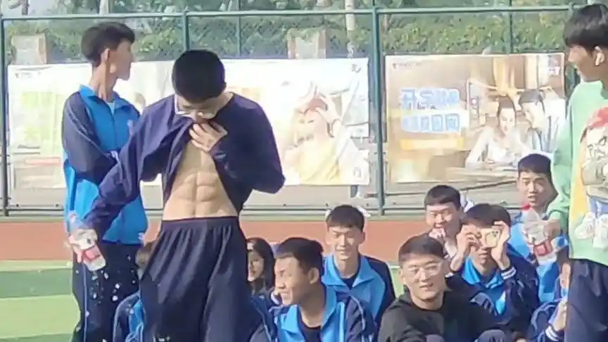 体育系的腹肌,呦吼吼!#太原师范学院 #抖音小助手