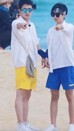 王俊凯 刘昊然6767官方身高一米七八的郑恺与一米