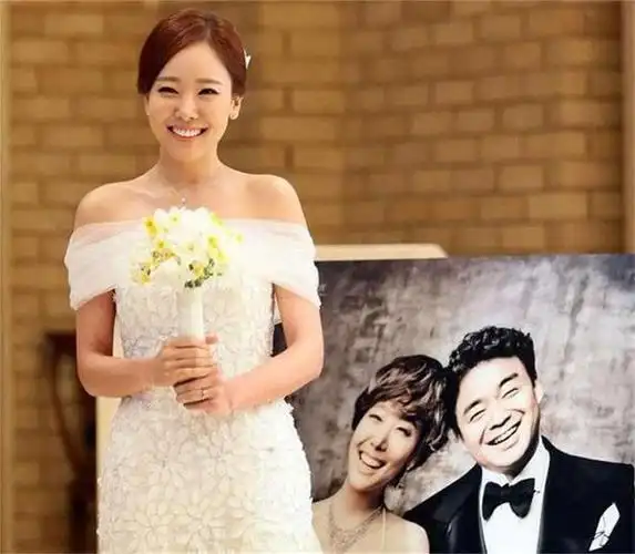 恋情初期,李多海的妈妈根本不接受seven当女儿的男朋友,还连连拒绝和