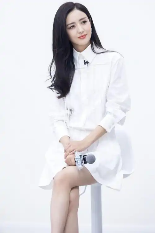 佟丽娅美腿大赏,第一次见这么白的腿|华鼎奖|女演员|女明星_网易订阅