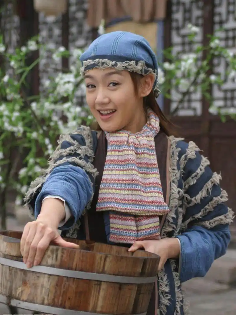 《粉红女郎》中哈妹女演员 薛佳凝