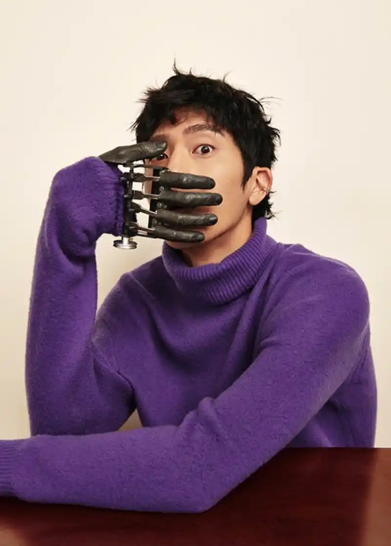 孩子气和老灵魂都是他身上的id.