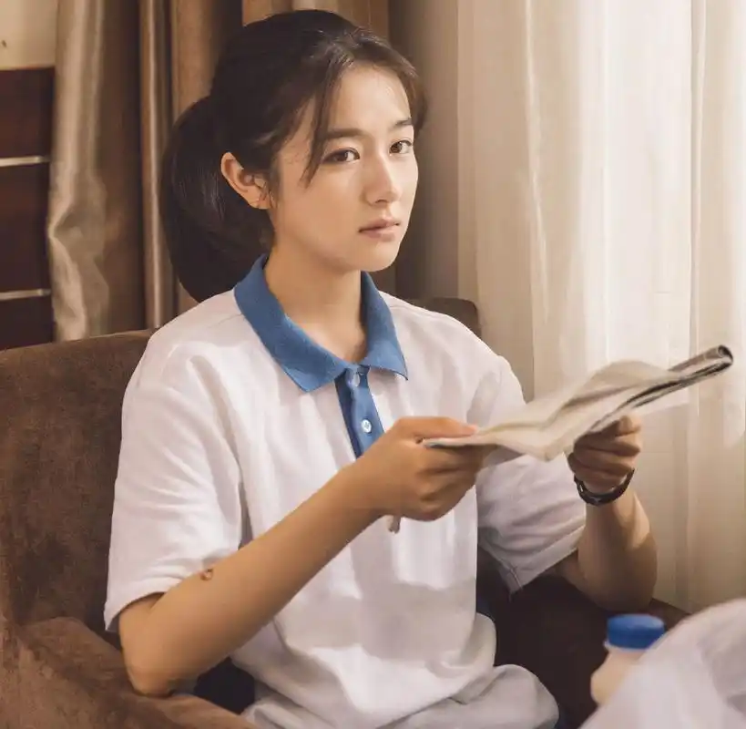 李兰迪晒《我就是演员》排练照,再次穿上校服,余周周又回来了