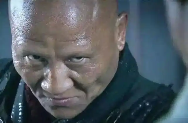 6位坏人专业户,天生一张反派脸,自带戾气和猥琐,演好人都不像