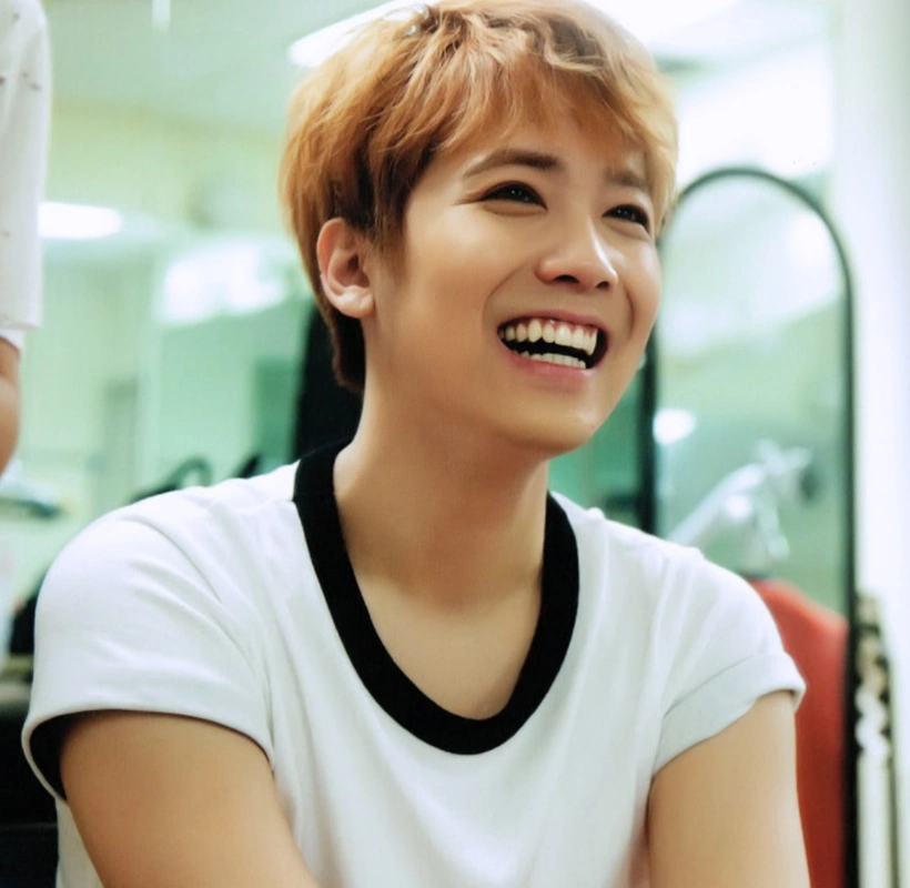 有虎牙又超帅的4大男星,刘昊然上榜,第1果然是他!