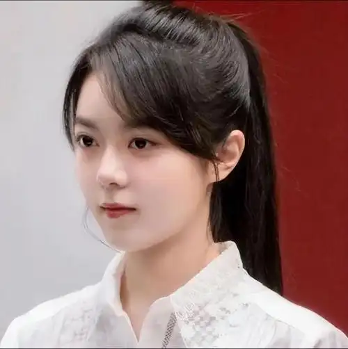 赵今麦代言穿4万元带钻内裤惹争议,网友:穷的裤衩子都买不起了