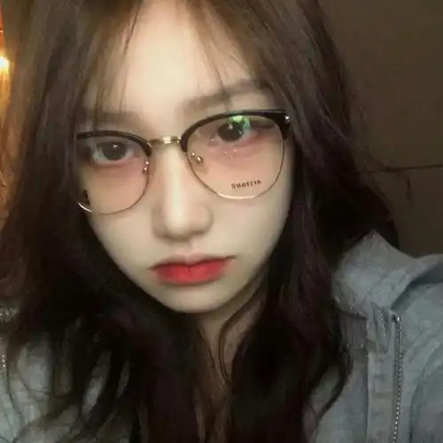 漂亮小姐姐自拍头像,女生头像图片-回车桌面