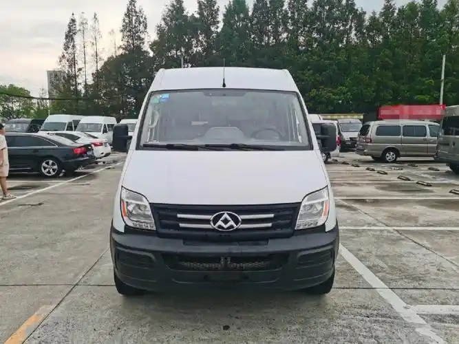 上牌日期:2016年7月车辆车型:面包车车辆产地:国产车辆颜色:白色排 气