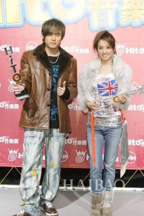 有一种初恋叫做周杰伦和蔡依林,从不后悔爱过你,只是遗憾错过你_腾讯