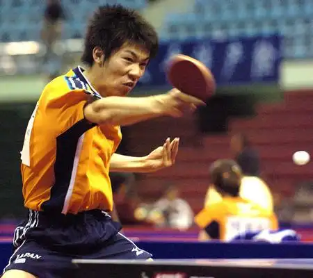 图文:04中国乒乓球公开赛开战 日本高木和健一