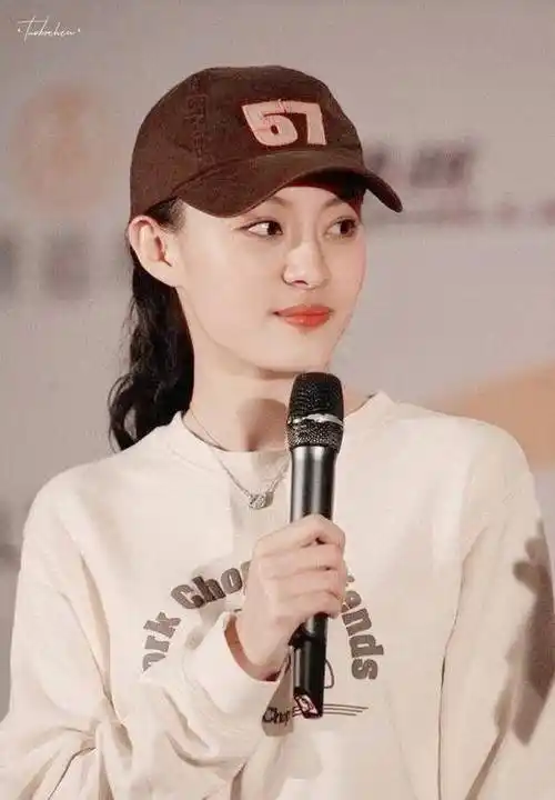 样子_树梢_郑爽