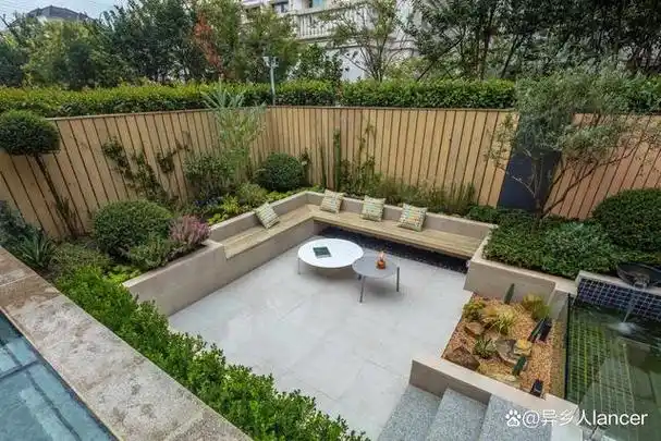 下沉庭院景观设计,是一种创新而迷人的方式,将自然与人造元素巧妙融合