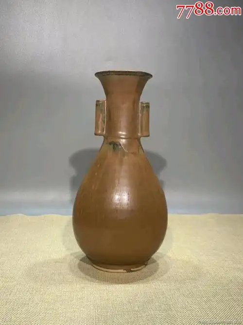 宋代紫金釉双耳瓶