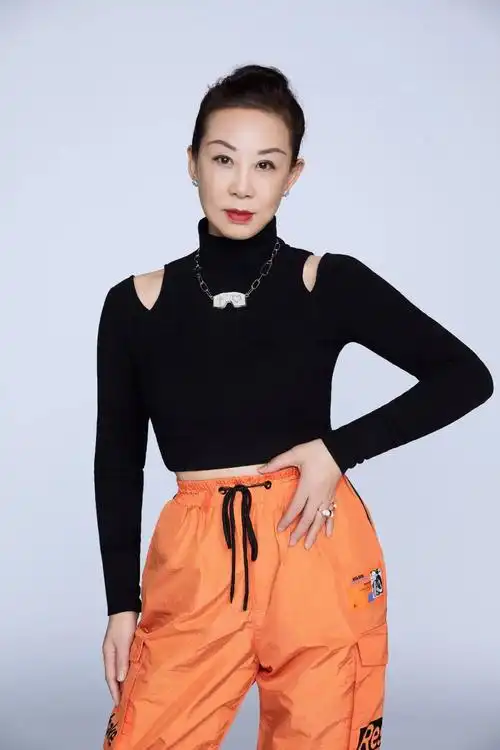 李斯丹妮妈妈是我们一家的小公主我特别为她感到骄傲