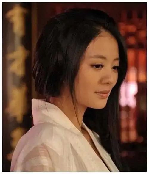 明星被传陪睡黄晓明李承铉在床上被捉安以轩后悔了吗