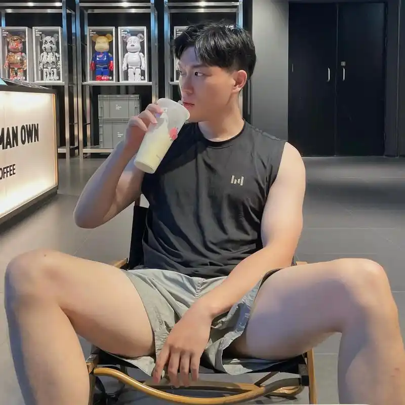 今天七夕,有本事今天把我照片放朋友圈#体育生 #男朋友 #翟 - 抖音